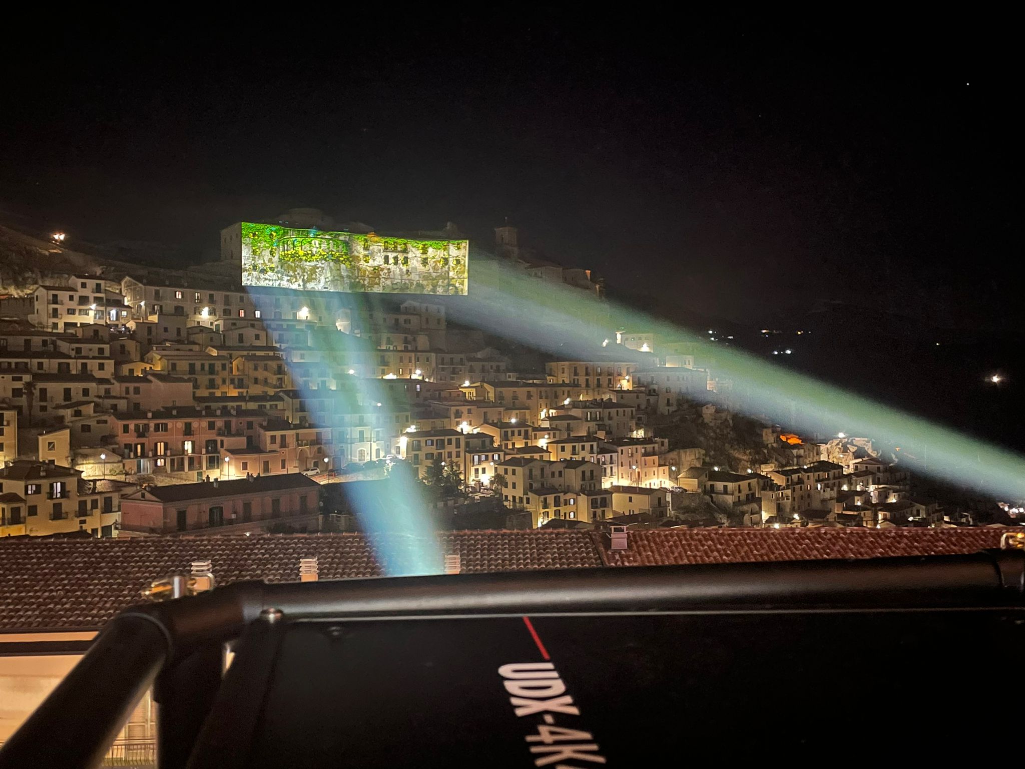 Setup proiettore video mapping monumentale Sublime Tecnologico